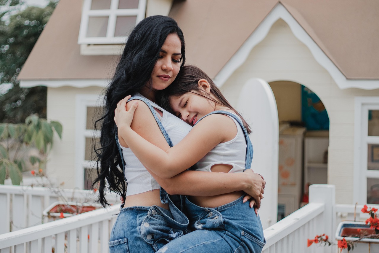 services-01 lifestyle, abrazo, familia, mother, happy, happiness, amor, joy, mama, house, home, mother, mother, mother, mother, mother, amor, amor, amor, mama, house, house, home, home